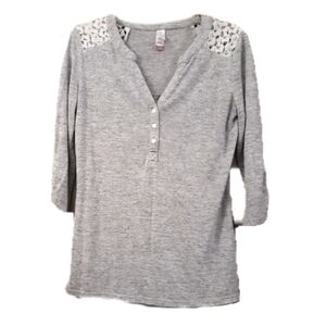 🪴2 For $20🪴 Boho Crocheted Shoulder Gray Heathered 3/4 Sleeve Henley
